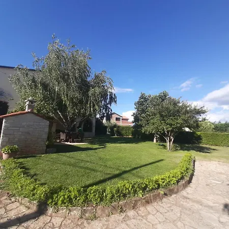 Lovely Groundfloor Apartman Bale